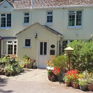 https://coach-house-cottage.tophotelsbath.com