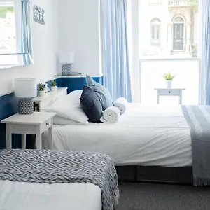https://ocean-breeze-rooms.brighton-hotels-england.com